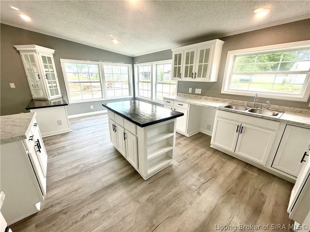 4607 Charlestown Pike, Jeffersonville, IN 47130