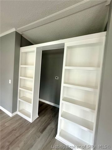 4607 Charlestown Pike, Jeffersonville, IN 47130
