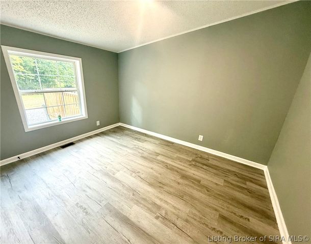 4607 Charlestown Pike, Jeffersonville, IN 47130
