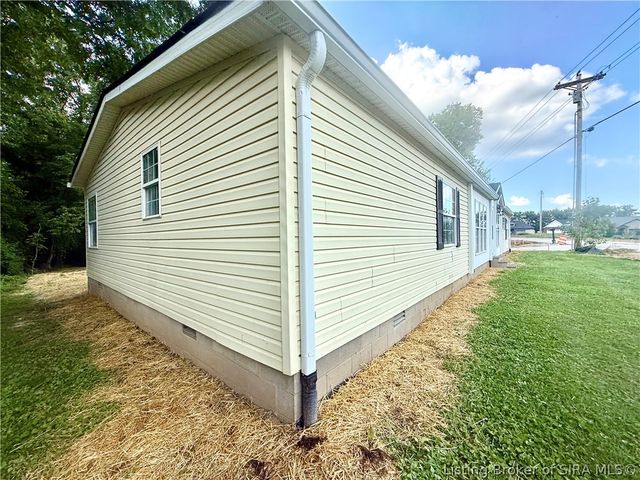 4607 Charlestown Pike, Jeffersonville, IN 47130