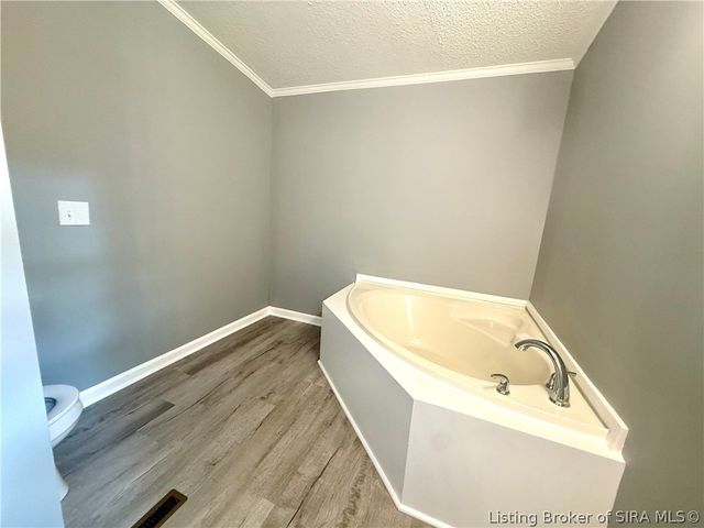 4607 Charlestown Pike, Jeffersonville, IN 47130