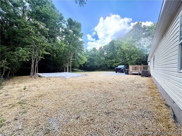 4607 Charlestown Pike, Jeffersonville, IN 47130