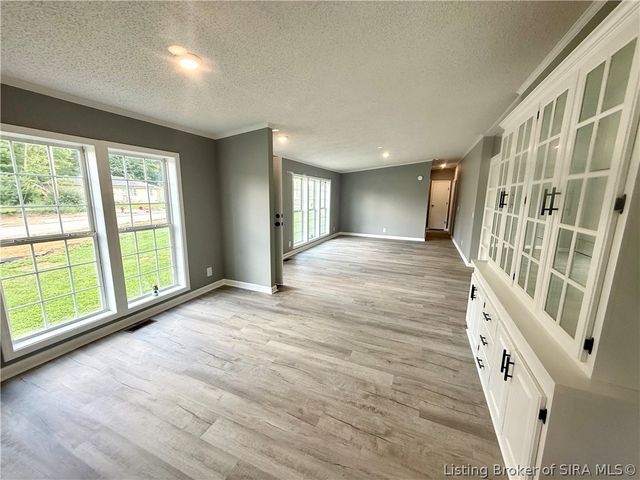 4607 Charlestown Pike, Jeffersonville, IN 47130