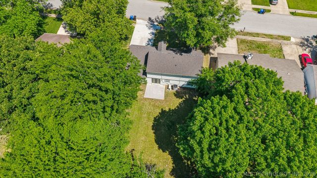 205 W Waco Street, Broken Arrow, OK 74011
