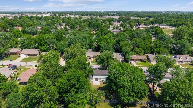 205 W Waco Street, Broken Arrow, OK 74011