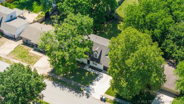 205 W Waco Street, Broken Arrow, OK 74011