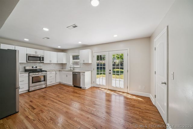 205 W Waco Street, Broken Arrow, OK 74011