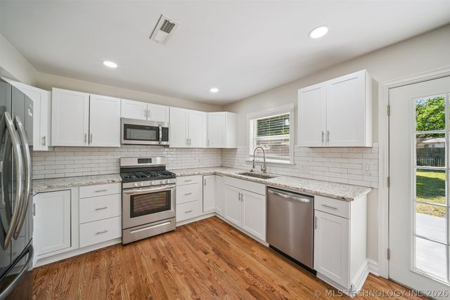 205 W Waco Street, Broken Arrow, OK 74011