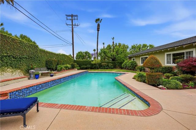 252 S Hacienda, Glendora, CA 91741