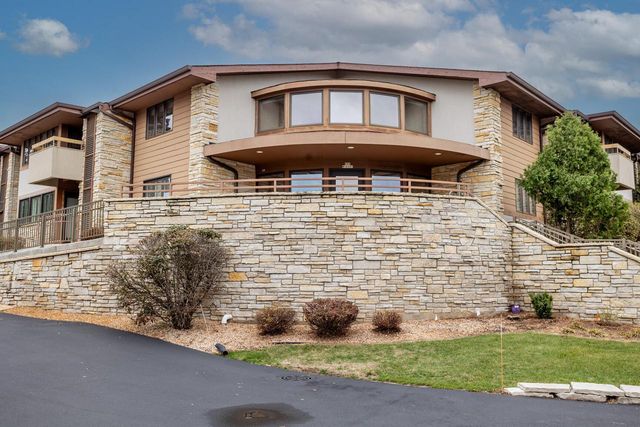 N89W16301 Main STREET #D3, Unit 10, Menomonee Falls, WI 53051