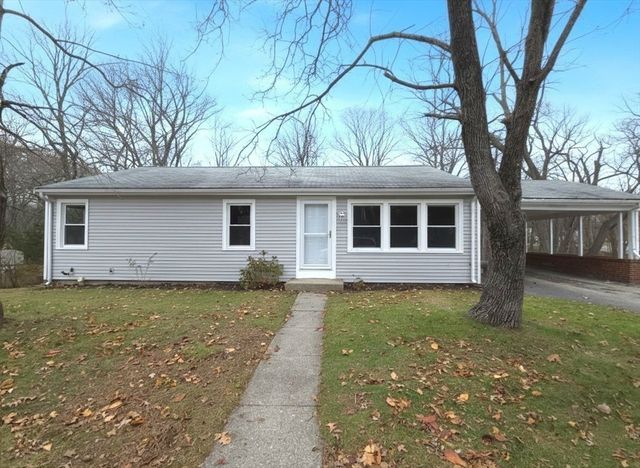 90 Pleasant St, Bellingham, MA 02019