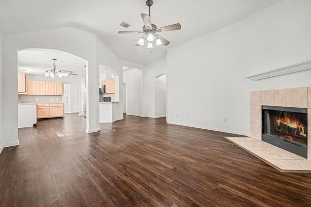 10467 Twin Circles Drive, Montgomery, TX 77356