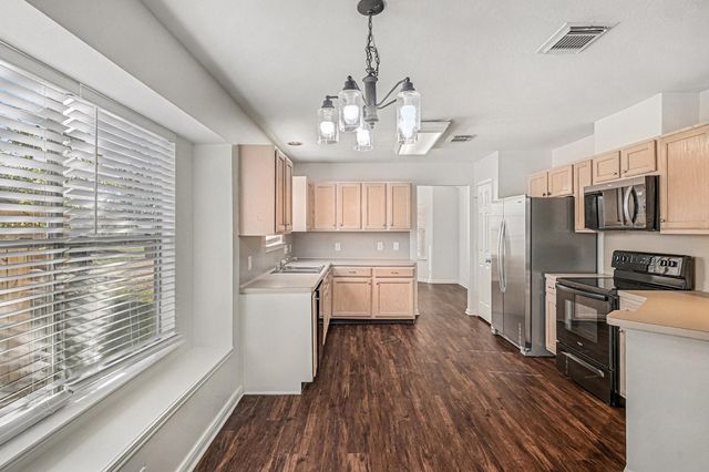 10467 Twin Circles Drive, Montgomery, TX 77356