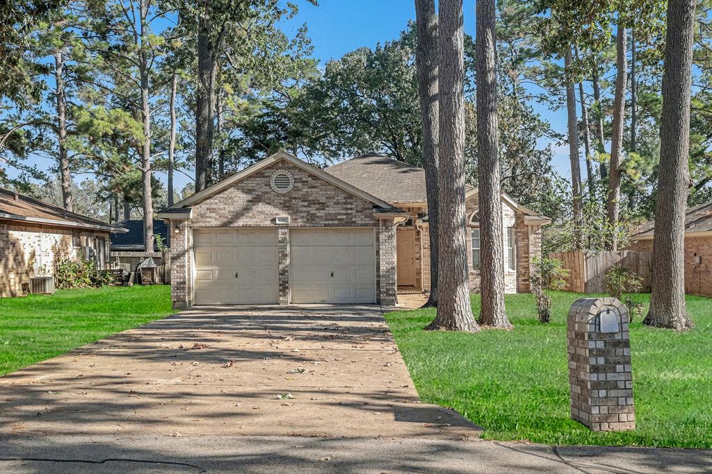 10467 Twin Circles Drive, Montgomery, TX 77356