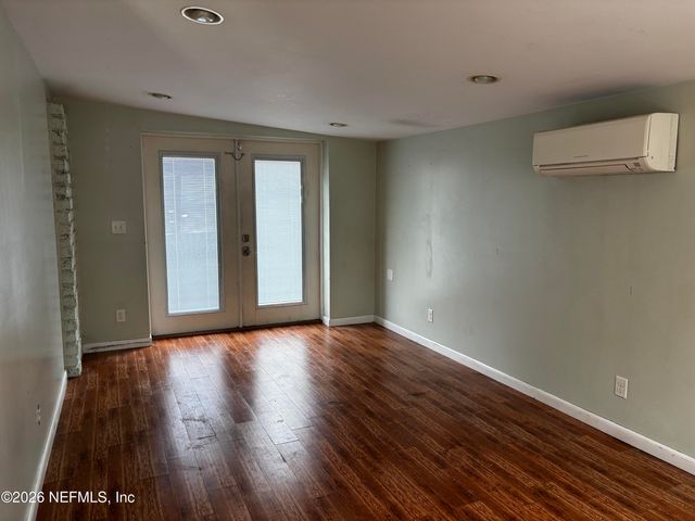 6929 ROLLO Road, Jacksonville, FL 32205