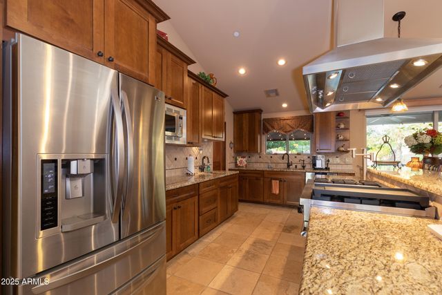 7801 E DAVENPORT Drive, Scottsdale, AZ 85260