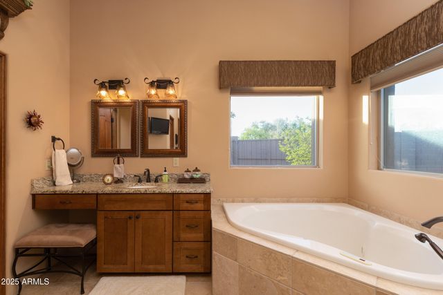 7801 E DAVENPORT Drive, Scottsdale, AZ 85260