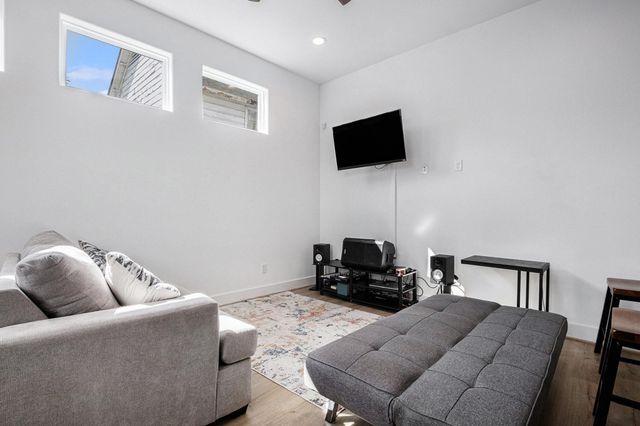 203 Danna Lane, Houston, TX 77009