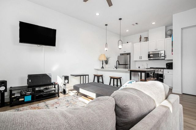 203 Danna Lane, Houston, TX 77009