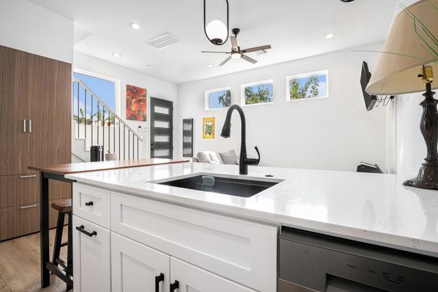 203 Danna Lane, Houston, TX 77009