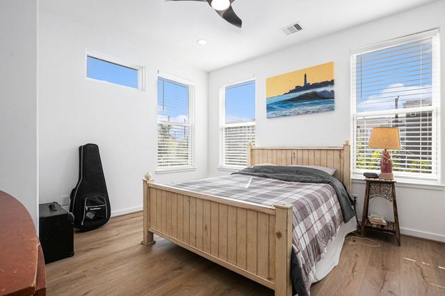 203 Danna Lane, Houston, TX 77009