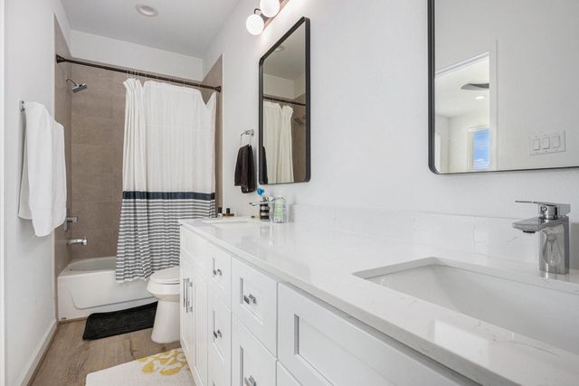 203 Danna Lane, Houston, TX 77009