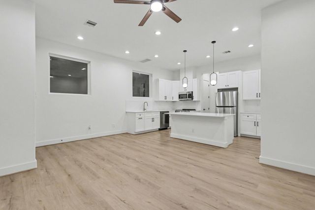 203 Danna Lane, Houston, TX 77009