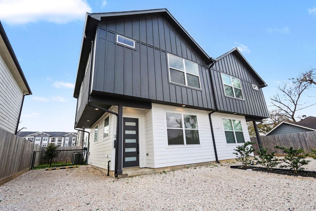 203 Danna Lane, Houston, TX 77009