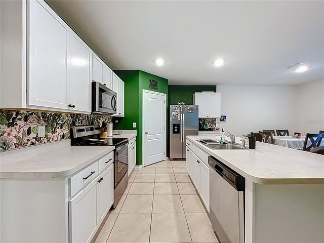 2928 CANARY LANE, Tavares, FL 32778