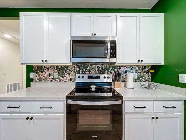 2928 CANARY LANE, Tavares, FL 32778