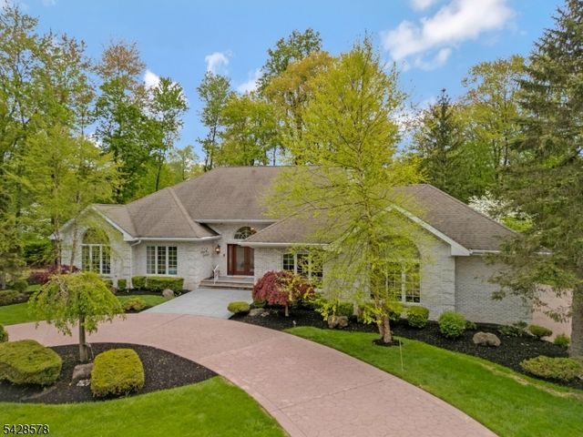 5 White Buck Run, Warren Twp., NJ 07059