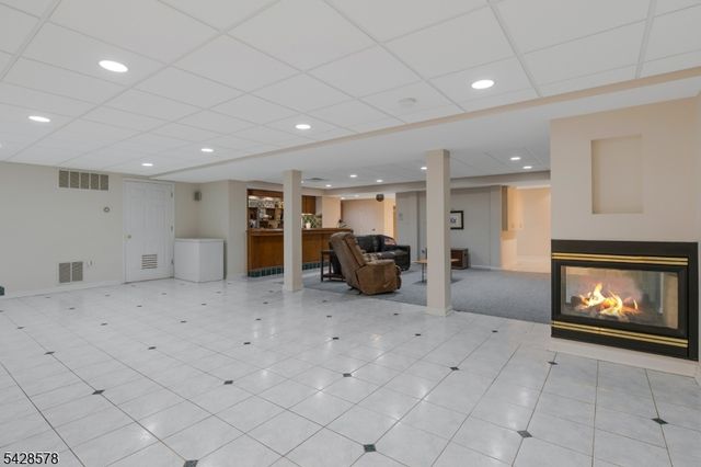 5 White Buck Run, Warren Twp., NJ 07059