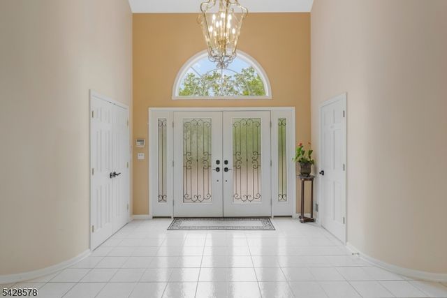 5 White Buck Run, Warren Twp., NJ 07059