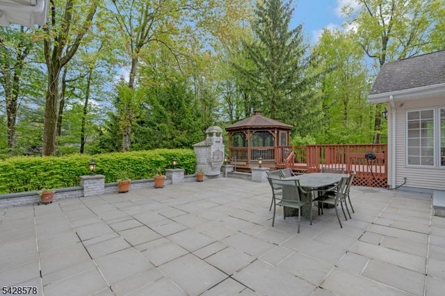 5 White Buck Run, Warren Twp., NJ 07059