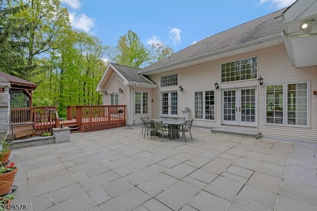 5 White Buck Run, Warren Twp., NJ 07059