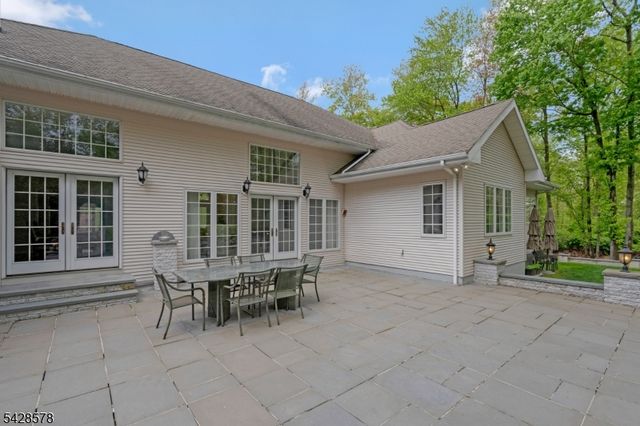 5 White Buck Run, Warren Twp., NJ 07059