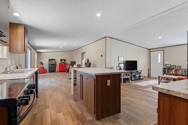 170 Cowslip Court, Defuniak Springs, FL 32433