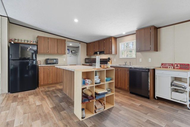 170 Cowslip Court, Defuniak Springs, FL 32433