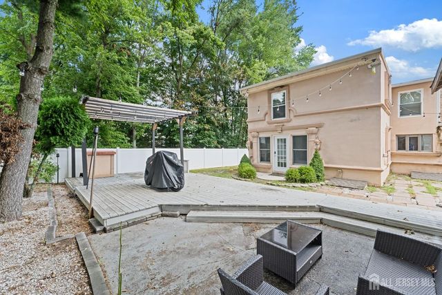 39 Salem Place, Aberdeen, NJ 07721