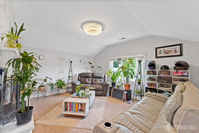 39 Salem Place, Aberdeen, NJ 07721