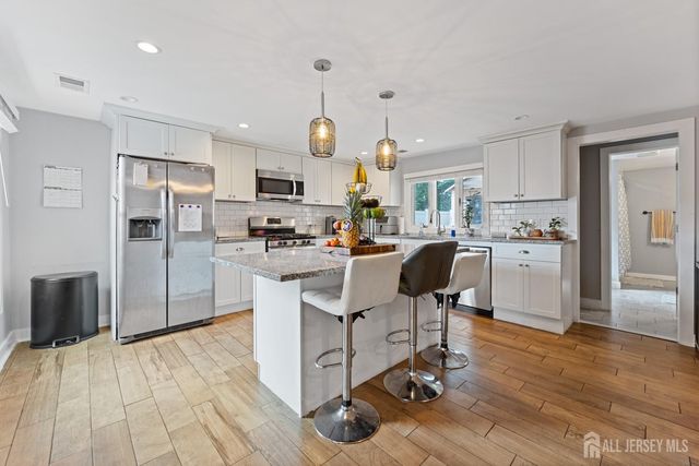 39 Salem Place, Aberdeen, NJ 07721