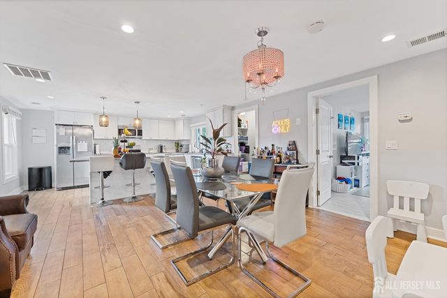 39 Salem Place, Aberdeen, NJ 07721