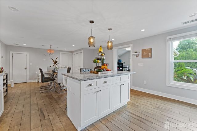 39 Salem Place, Aberdeen, NJ 07721