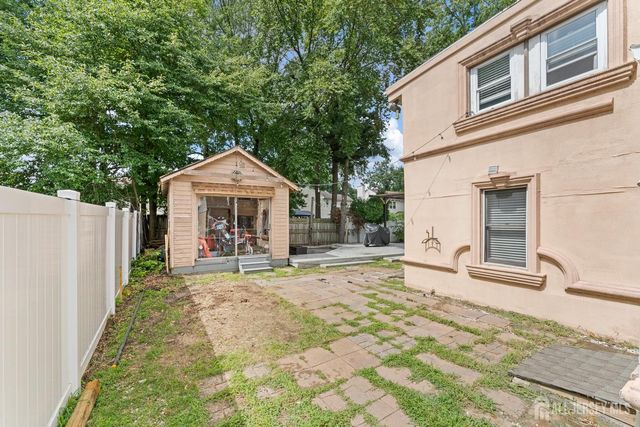 39 Salem Place, Aberdeen, NJ 07721