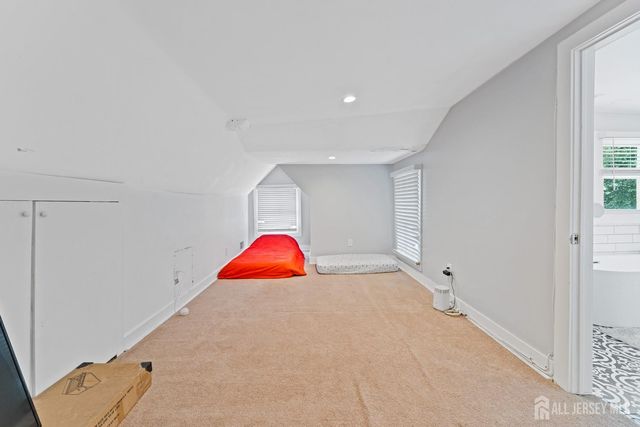 39 Salem Place, Aberdeen, NJ 07721