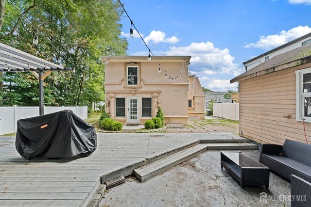 39 Salem Place, Aberdeen, NJ 07721