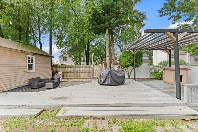 39 Salem Place, Aberdeen, NJ 07721