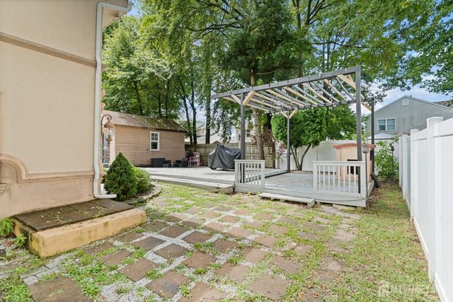 39 Salem Place, Aberdeen, NJ 07721