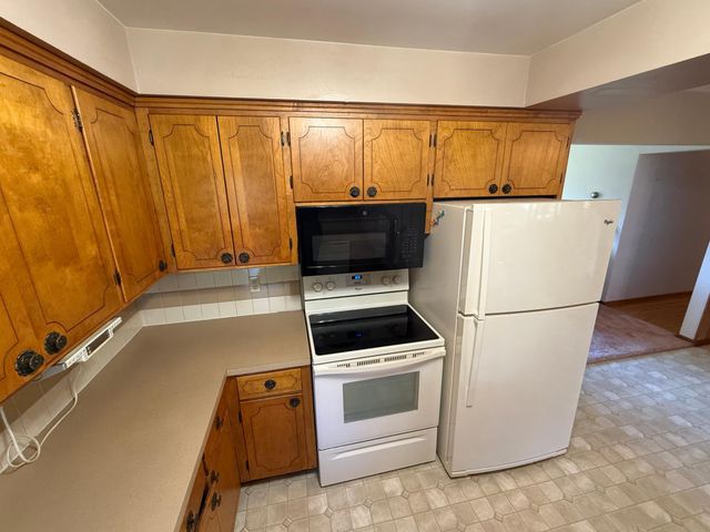 7668 Military Road, Woodbury, MN 55129