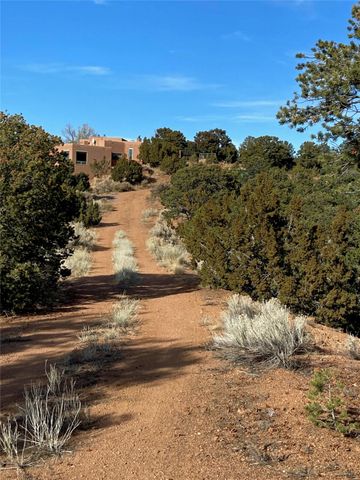 205 Double Arrow A, Santa Fe, NM 87505